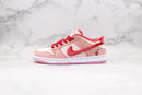 Nike SB Dunk Low – Strangelove Elegante