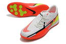 Chuteira React Phantom GT Pro – Futsal Elegante
