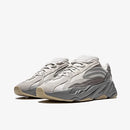 Yeezy Boost 700 V2 – Tephra Clássico