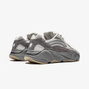 Yeezy Boost 700 V2 – Tephra Clássico